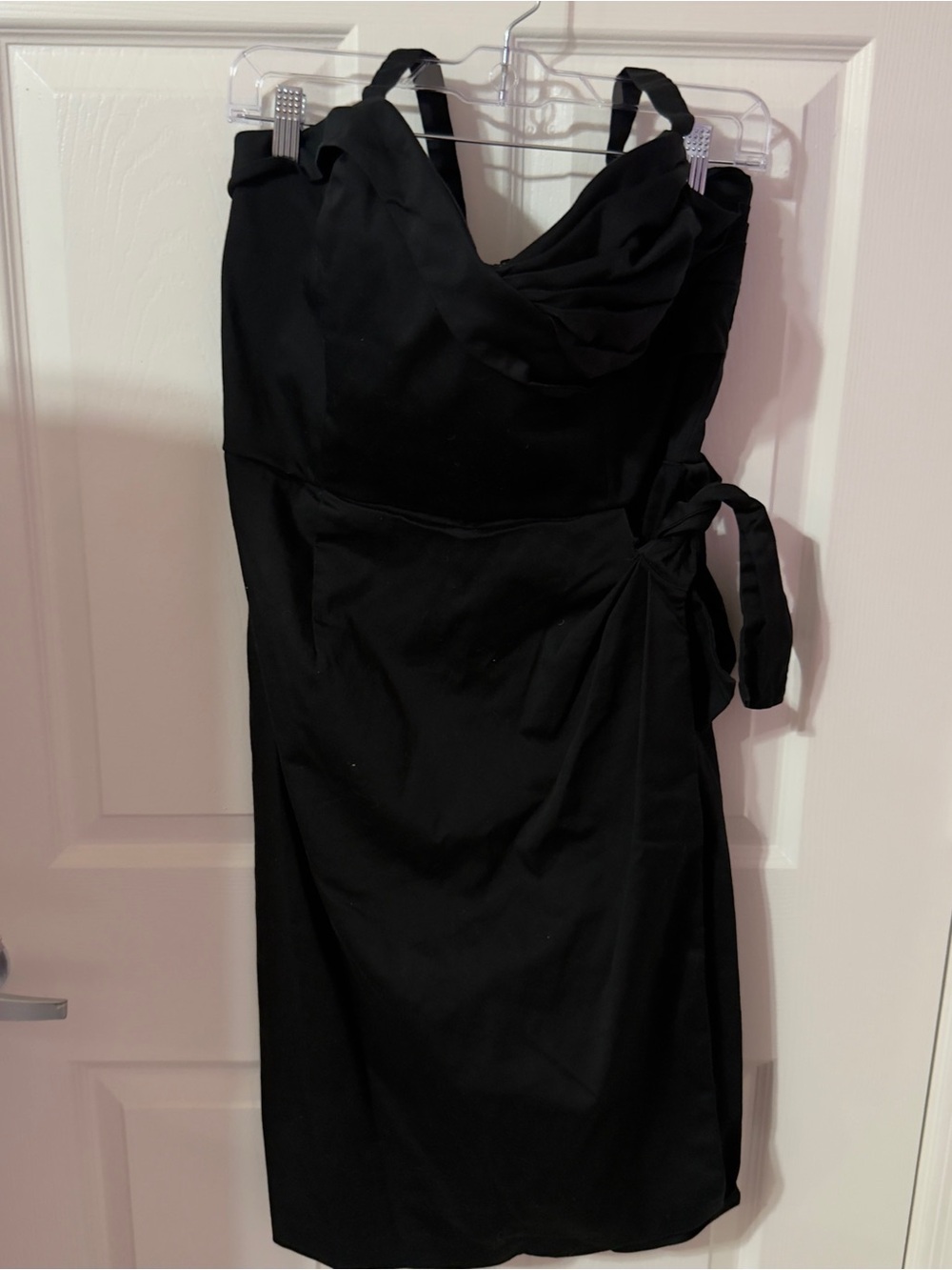 Elegant Black Midi Dress with Side Tie and Draped Neckline